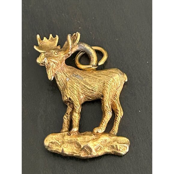 Moose Elk Charm Pendant Gold-Plated Animal Figurine Jewelry Vintage - Picture 4 of 8